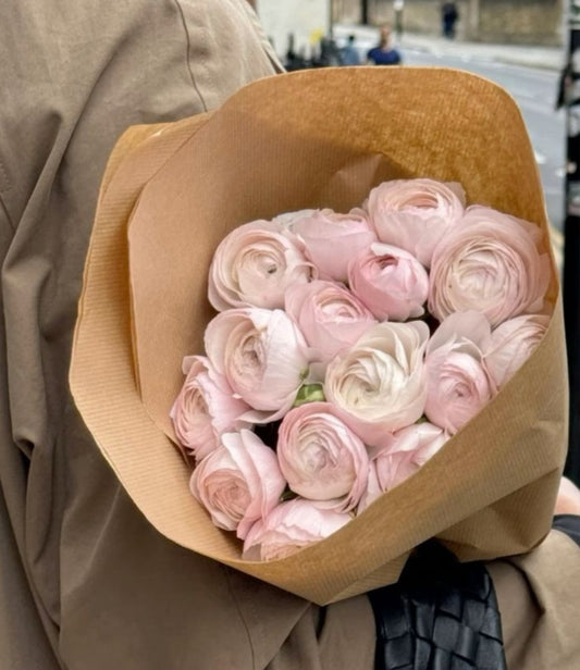 Bouquet de renoncules rose